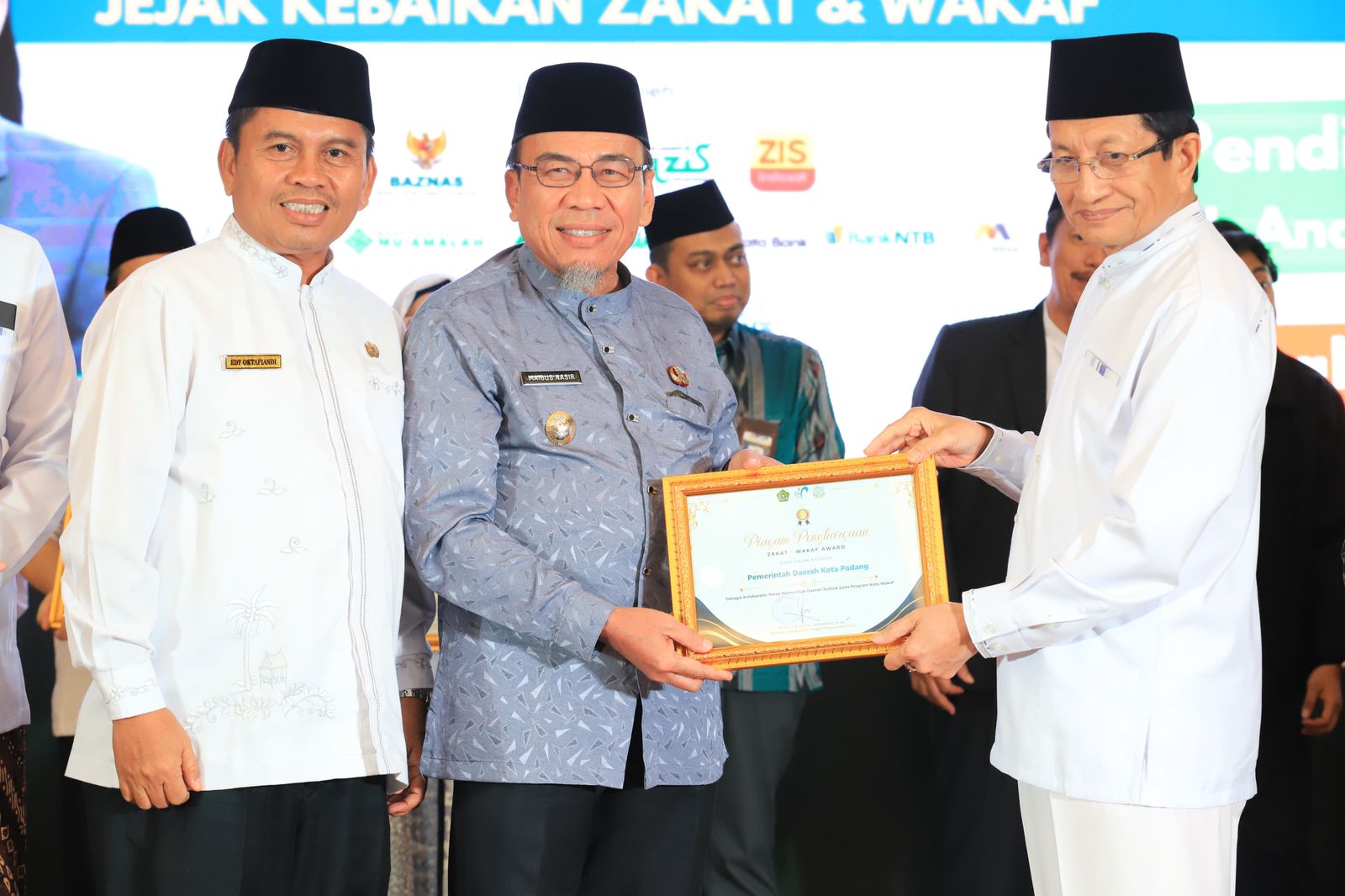 dukung-program-zakat-dan-wakaf,-pemko-padang-terima-penghargaan-kemenag