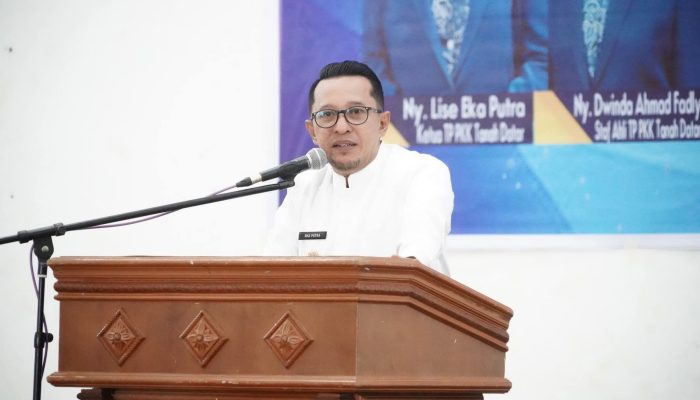 dibuka-bupati-eka-putra,-lomba-senam-kreasi-tingkat-sumbar-resmi-dimulai