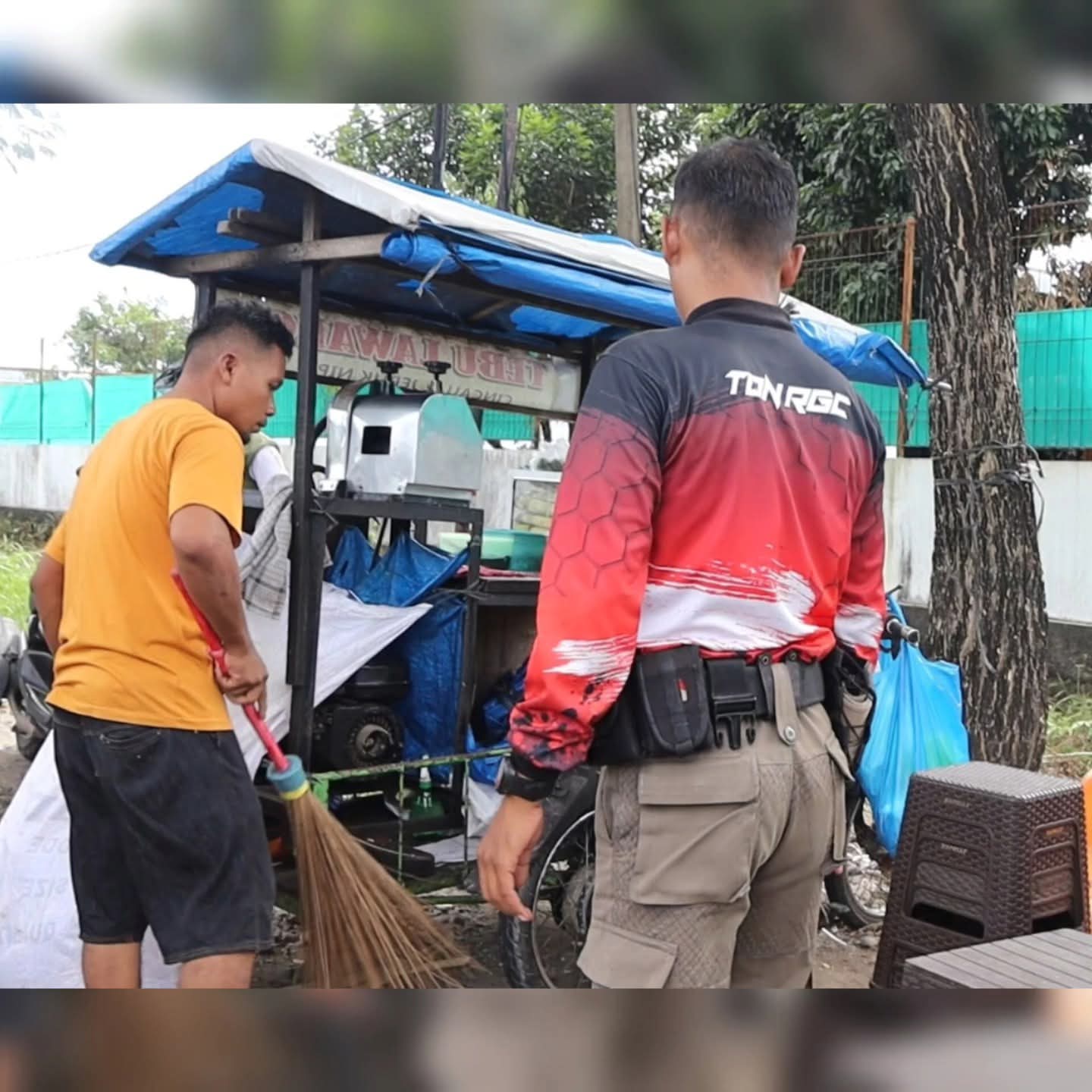 satpol-pp-padang-kembali-tertibkan-pkl-di-trotoar-dan-fasilitas-umum