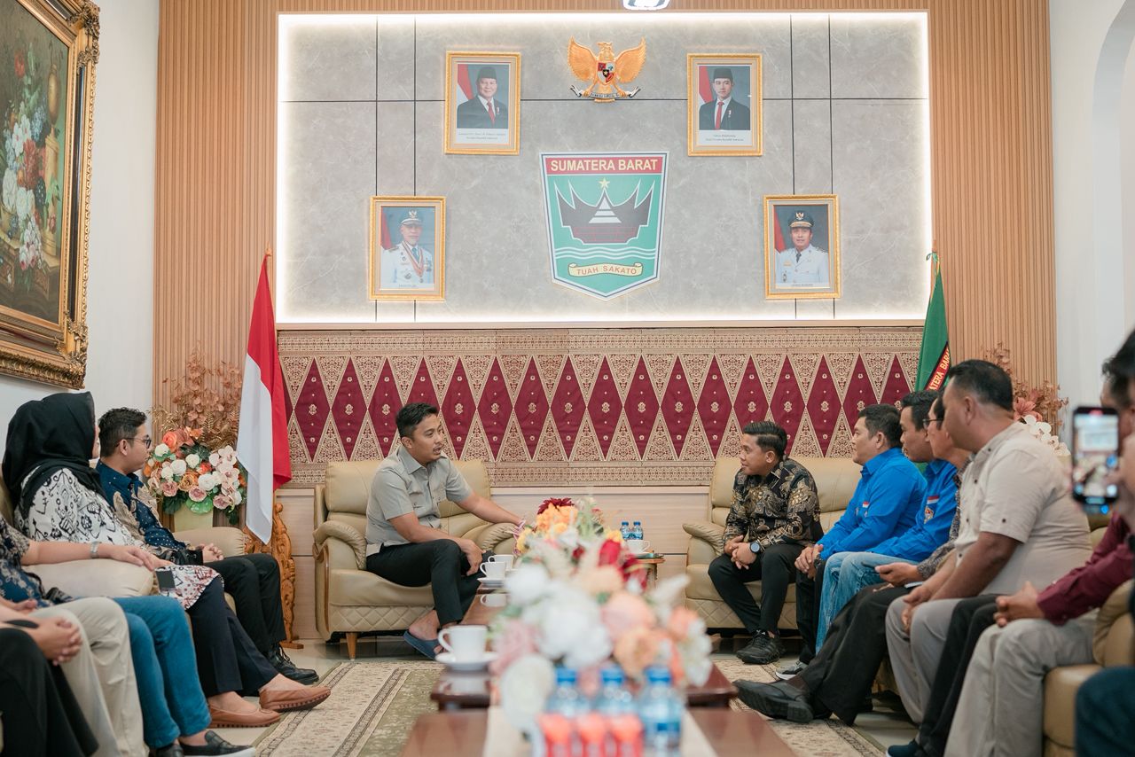 pemberantasan-pukat-harimau,-wako-dan-ketua-dprd-sibolga-datang-ke-sumbar-minta-maaf