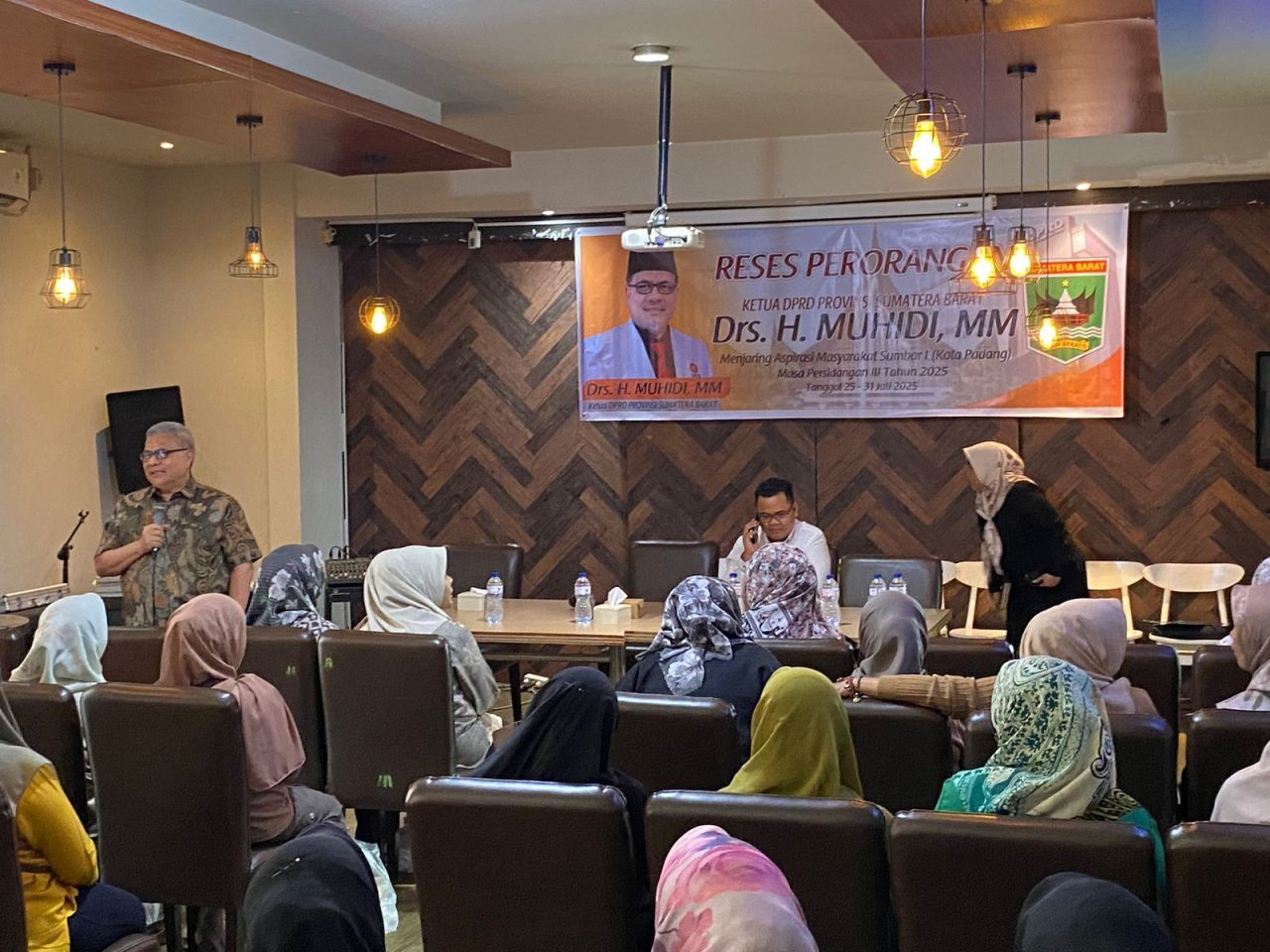 reses-ketua-dprd-sumbar-muhidi,-masyarakat-usulkan-pelatihan-umkm-dan-studi-banding 