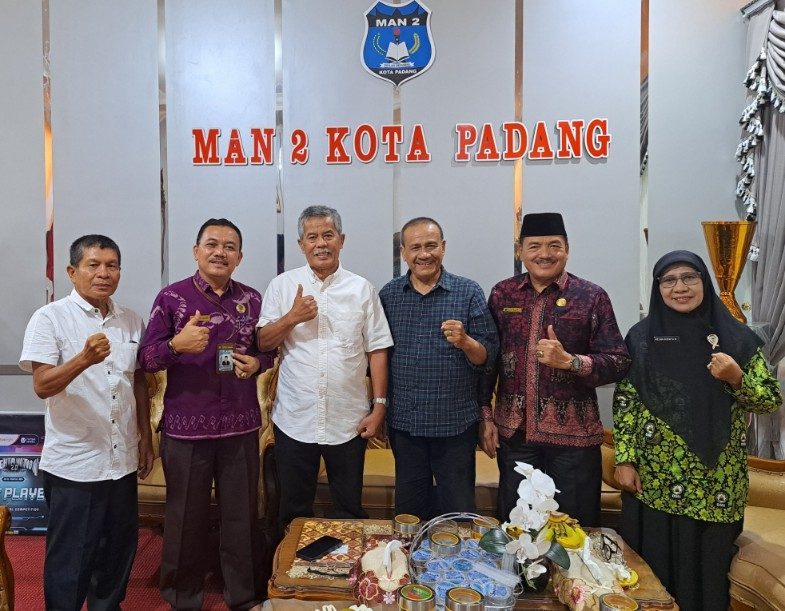 kepala-man-2-padang-bertemu-komite,-bahas-program-madrasah