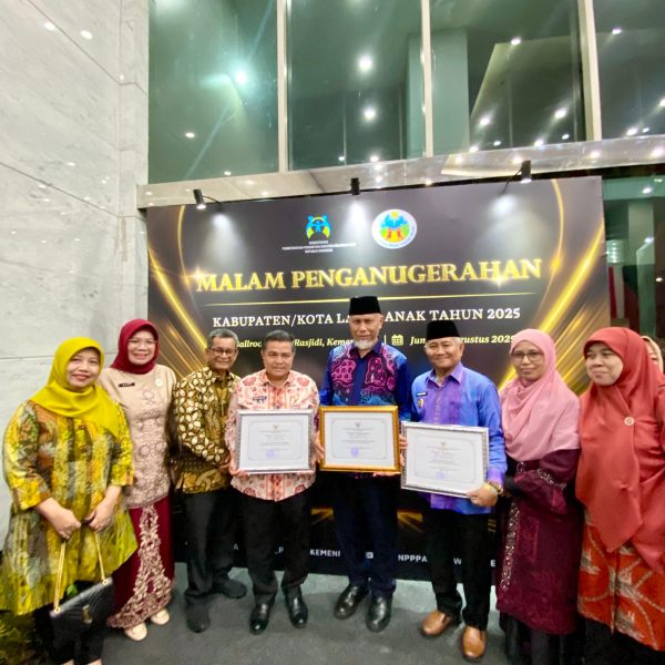 agam-raih-penghargaan-kabupaten-layak-anak-peringkat-nindya-2025