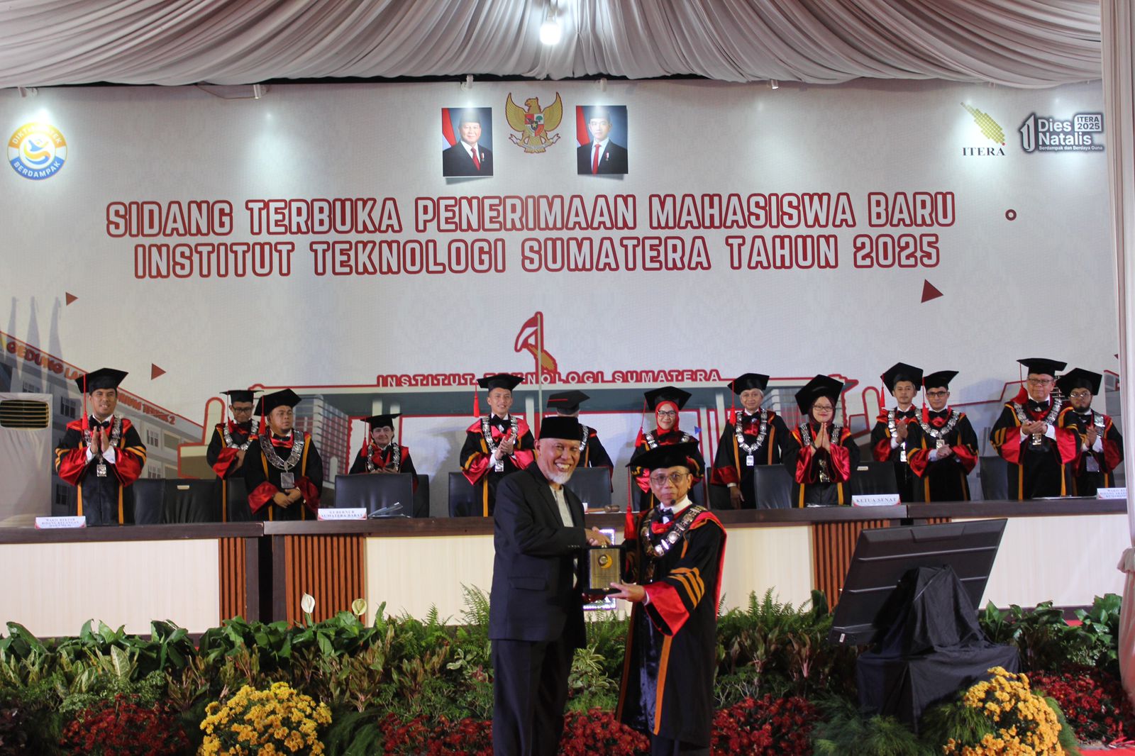 gubernur-mahyeldi-ajak-mahasiswa-sumbar-di-itera-belajar-serius-untuk-membangun-daerah