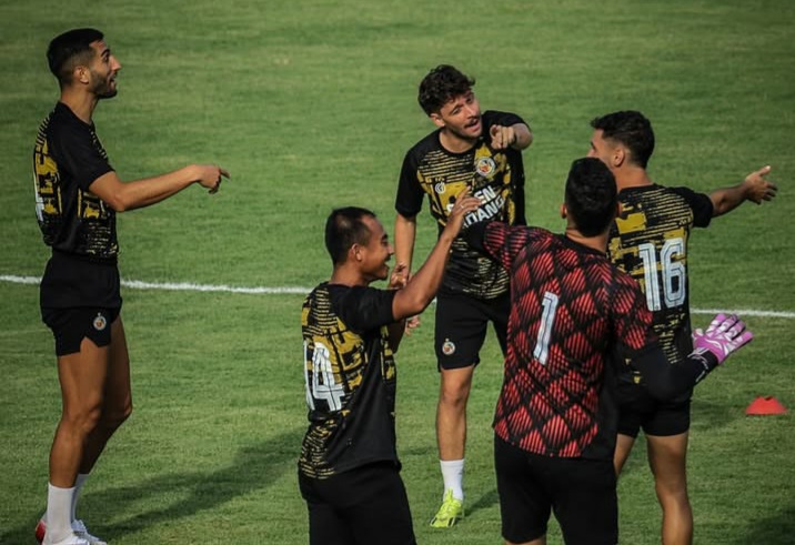 tiga-pemain-semen-padang-fc-cedera,-teguh-amiruddin-acl