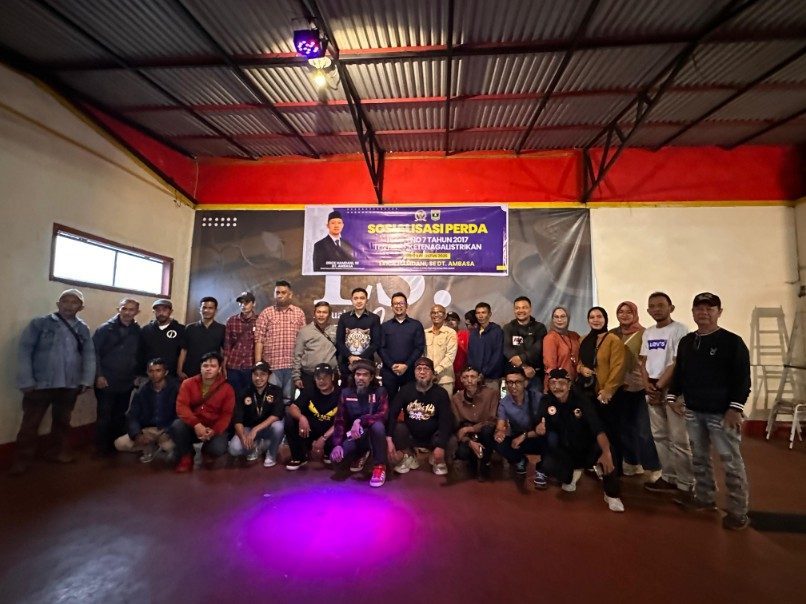 wakil-ketua-komisi-iv-drrd-sumbar-erick-hamdani-sosper-tentang-ketenagalistrikan-di-padang-panjang 