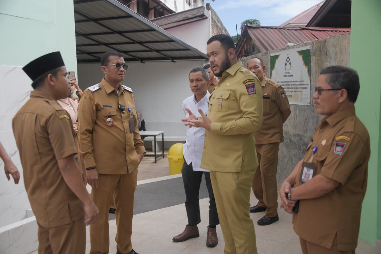 wako-fadly-amran-cek-kondisi-sarpras-smpn-2-padang