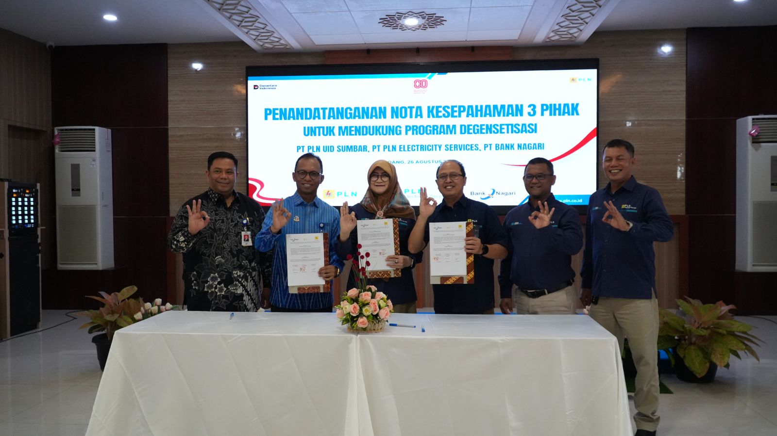 program-degensetisasi,-bank-nagari-jalin-kerjasama-dengan-pln-uid-sumbar-dan-pln-electricity-services