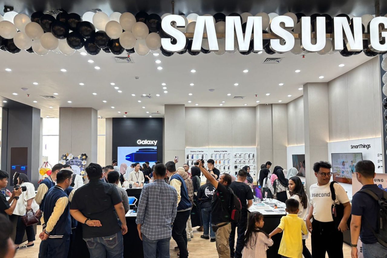 samsung-experience-store-by-map-resmi-dibuka-di-basko-city-mall-padang