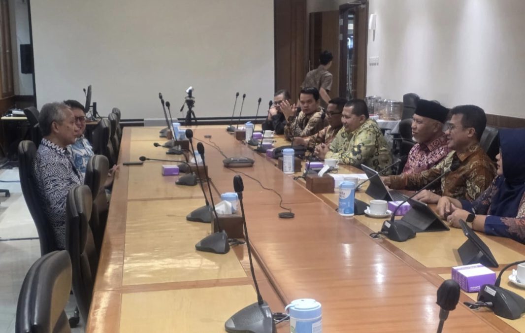 pemprov-sumbar-rancang-penerbitan-sukuk-daerah,-sebagai-solusi-keterbatasan-fiskal