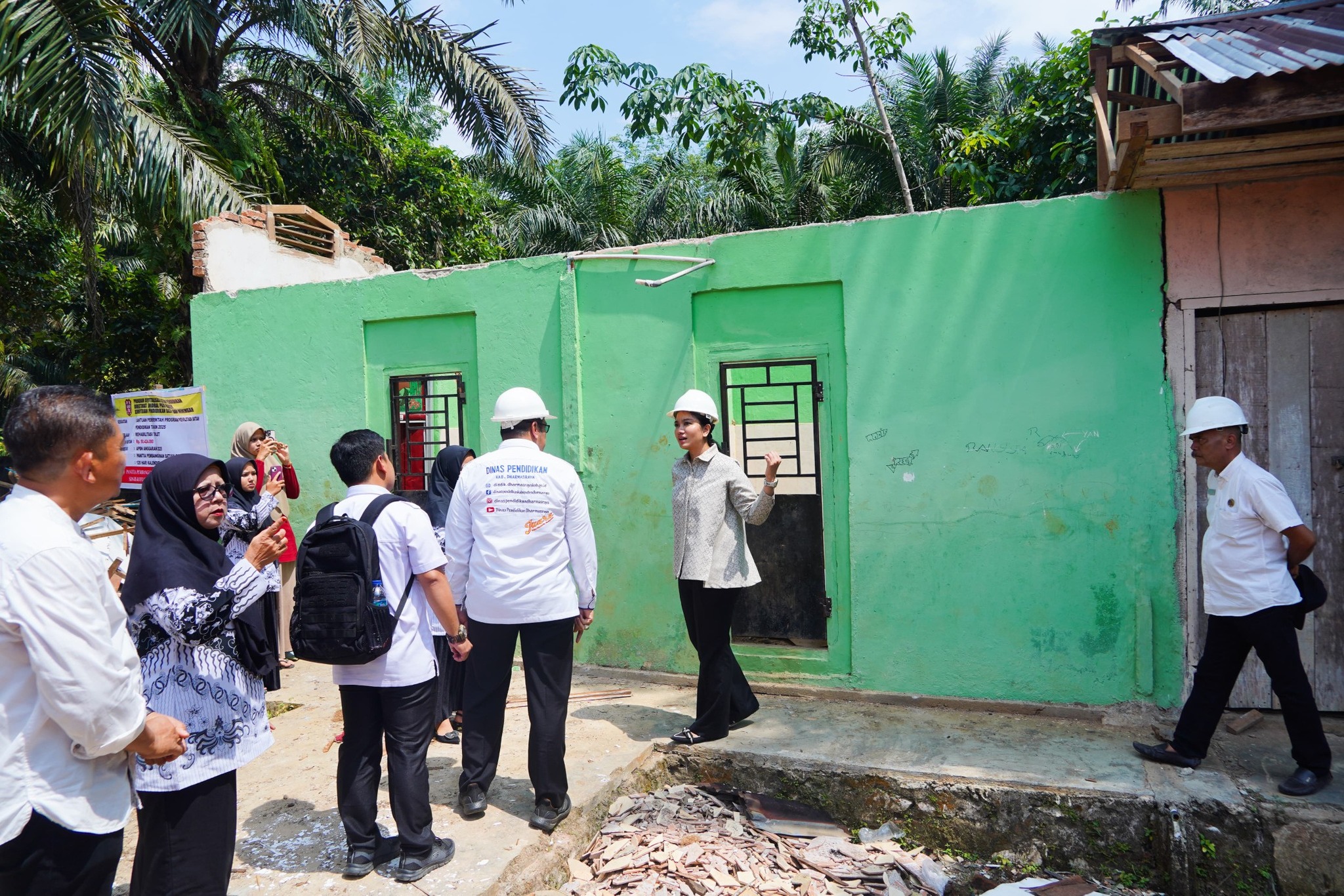 23-sekolah-di-dharmasraya-direvitalisasi-tahun-ini,-total-anggaran-rp28-miliar