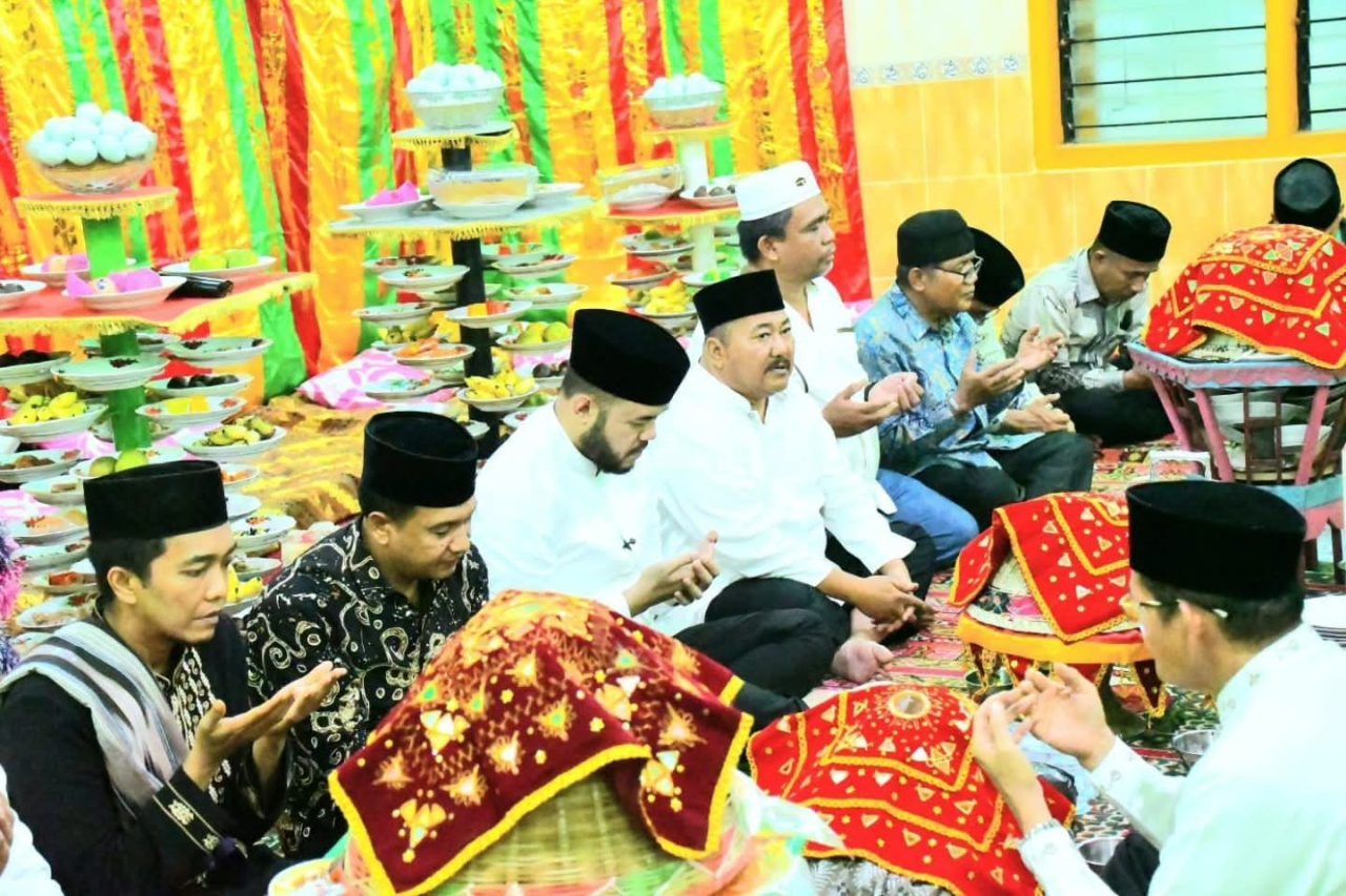 hadiri-maulid-nabi-pkdp-kota-padang,-wako-fadly-amran-dijamu-makan-bajamba