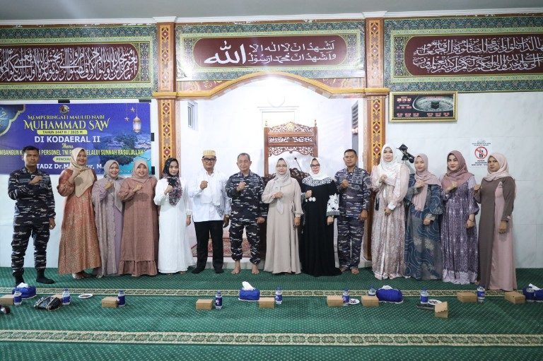 dankodaeral-ii-hadiri-perayaan-maulid-nabi-muhammad-saw-bersama-prajurit,-minta-teladani-rasulullah 