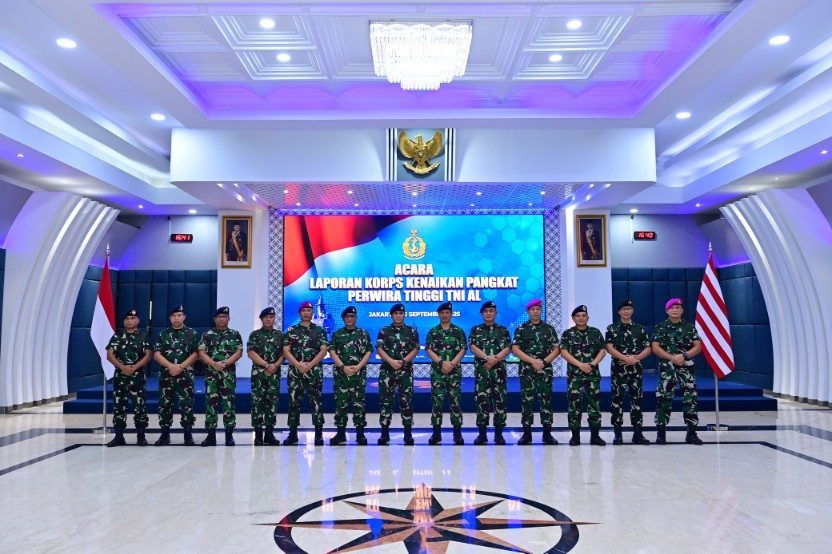 wadankodaeral-ii-laksamana-pertama-mulyadi-resmi-sandang-pangkat-bintang