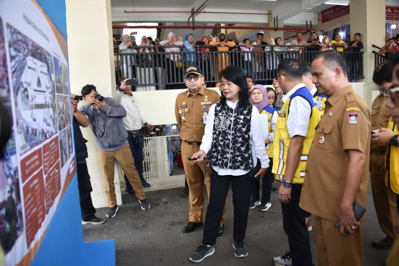 tinjau-pasar-raya-padang-fase-vii,-wamen-pu:-semoga-bisa-dimanfaatkan-dengan-baik