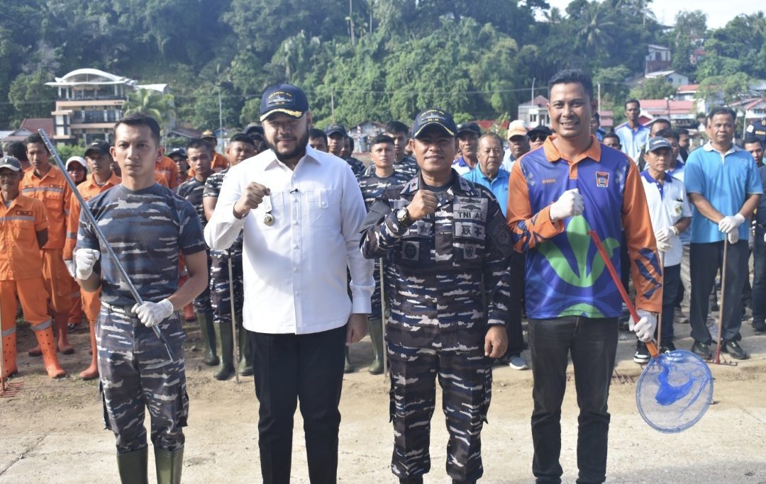 kolaborasi-kodaeral-ii-dengan-pemko-padang-dalam-hut-tni-ke-80 