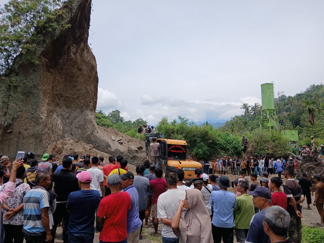 warga-tanjung-barulak-meninggal-tertimbun-longsor-tanah-galian-rungkok