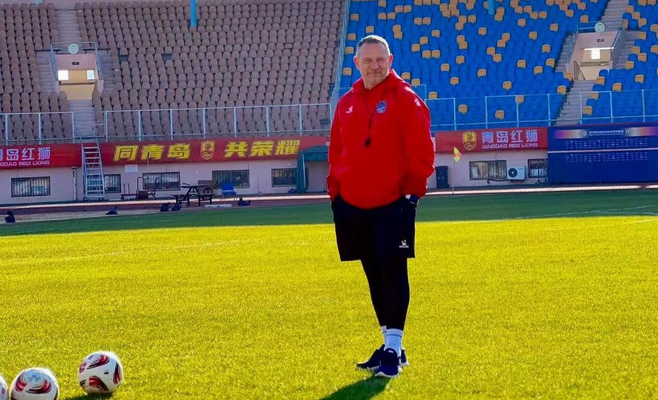 dejan-antonic-resmi-latih-semen-padang-fc