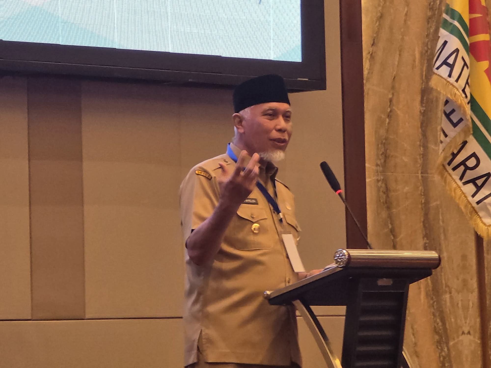 gubernur-mahyeldi-dorong-investasi-energi-hijau:-potensi-sumbar-luar-biasa