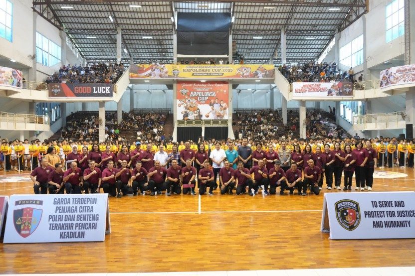 kapolda-sumut-buka-kejuaraan-bola-basket-antar-pelajar-“kapoldasu-cup-2025”-di-unimed