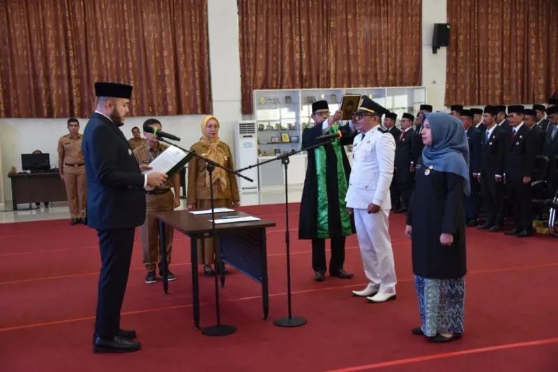 lantik-122-pejabat-baru-pemko-padang,-ini-pesan-wali-kota-fadly-amran!