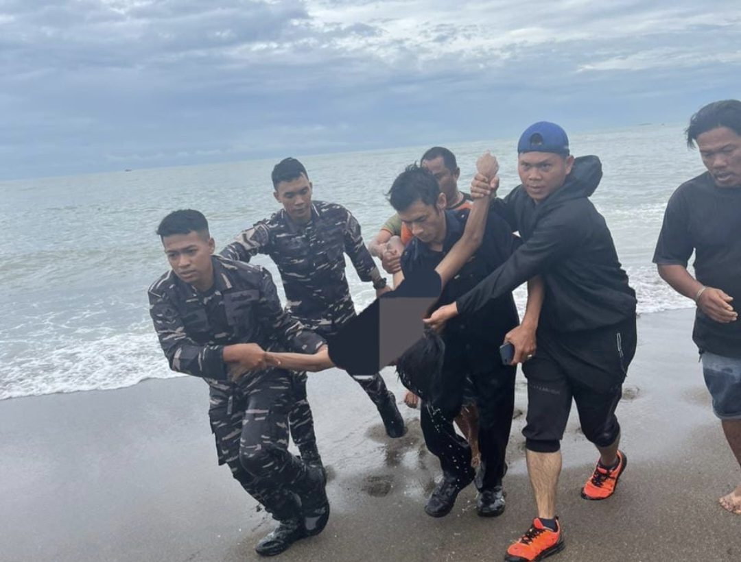 tim-sar-satrol-kodaeral-ii-berhasil-temukan-korban-tenggelam-di-pantai-padang