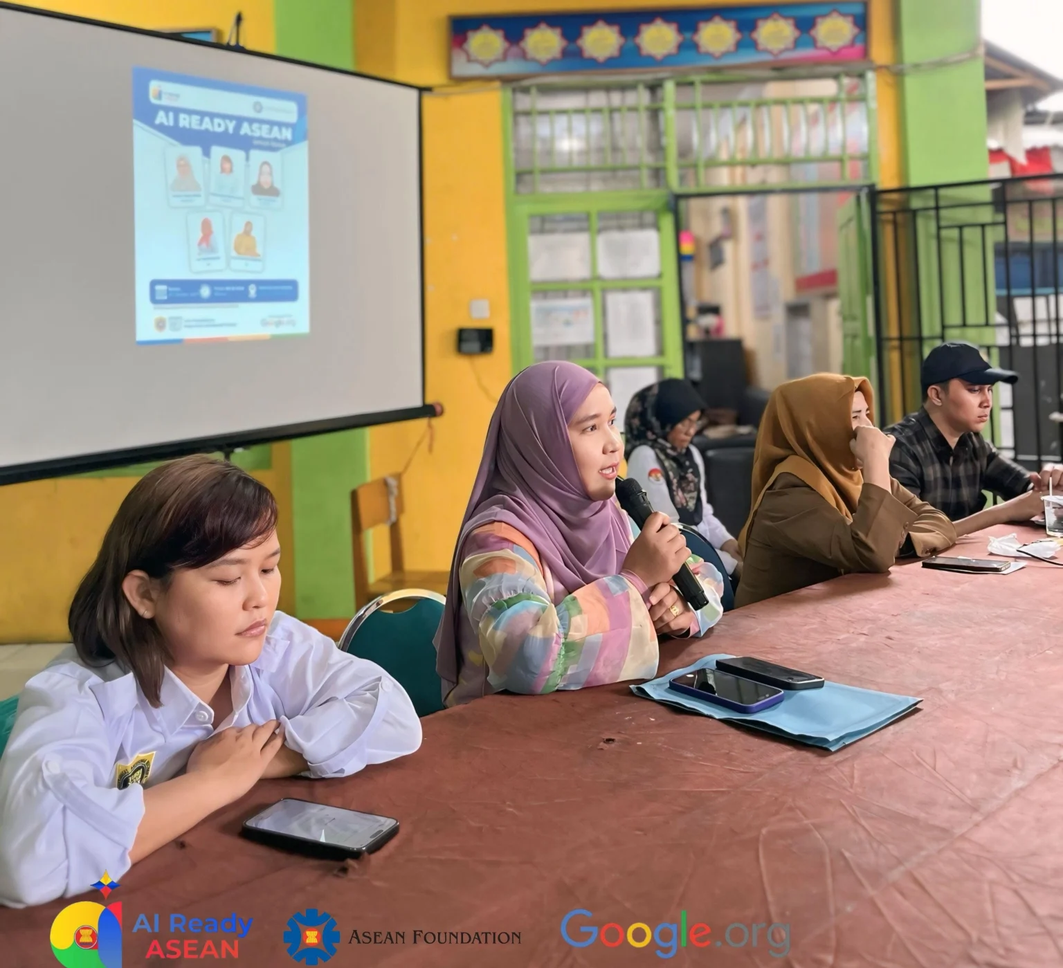 mafindo-bekali-siswa-smk-dhuafa-padang-keterampilan-gunakan-ai