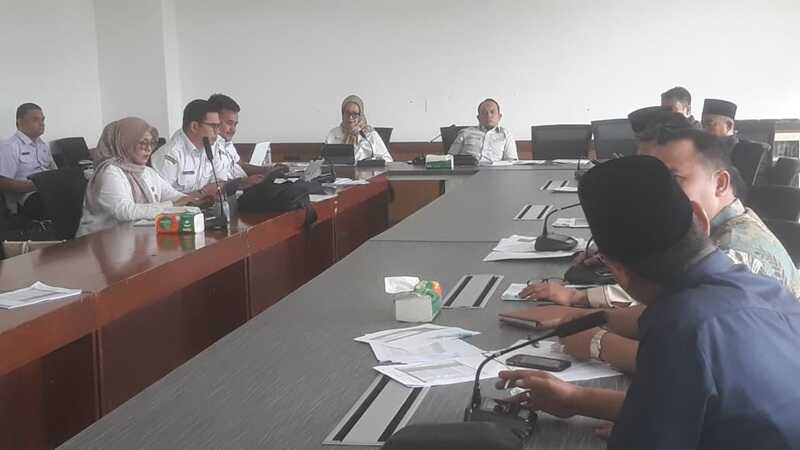 dprd-padang-kejar-pengesahan-rapbd-2026-tepat-waktu