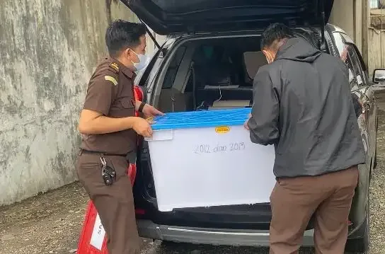 geledah-kantor-pt-bip,-kejari-padang-amankan-sejumlah-alat-bukti