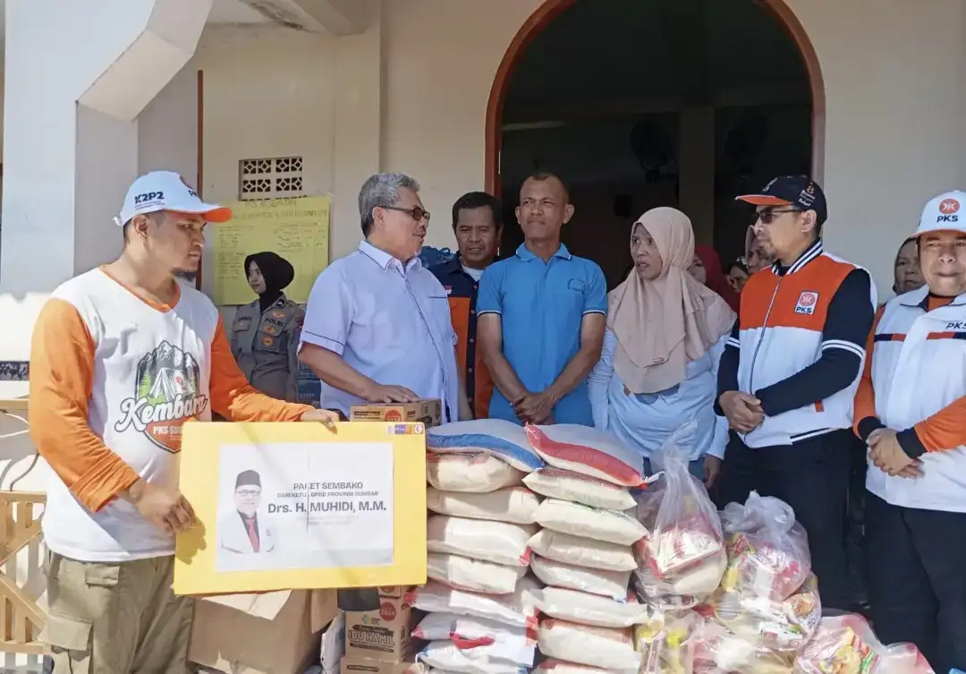 ketua-dprd-sumbar-tinjau-warga-terdampak-banjir-di-kuranji-dan-koto-tangah