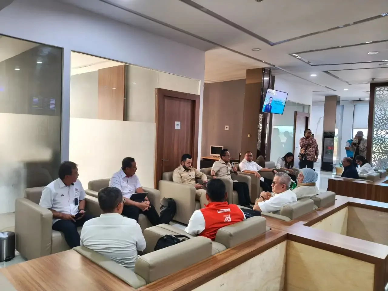 dony-oskaria-instruksikan-bumn-berikan-bantuan-maksimal-untuk-korban-bencana