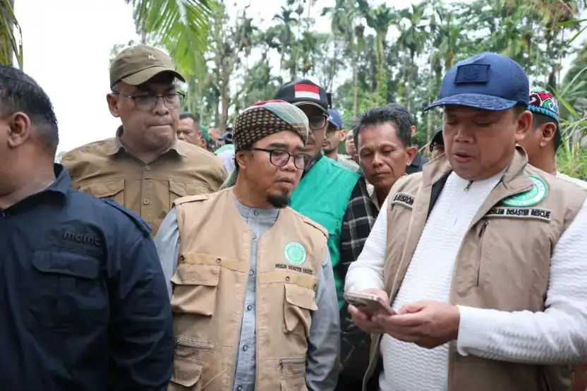 sekdaprov-sumbar-dampingi-menteri-atr/bpn-tinjau-lokasi-bencana-di-salareh-aia-timur-agam