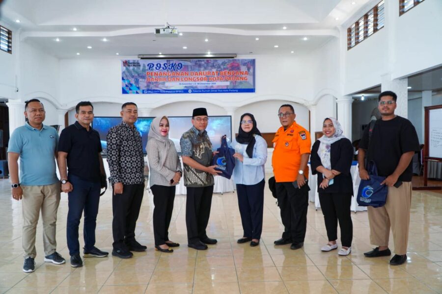 ditjen-ham-salurkan-bantuan,-pastikan-korban-banjir-padang-terlayani