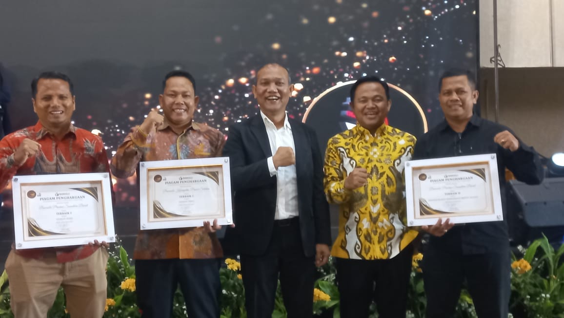 bawaslu-pesisir-selatan-raih-penghargaan-kehumasan,-buktikan-kinerja-positif