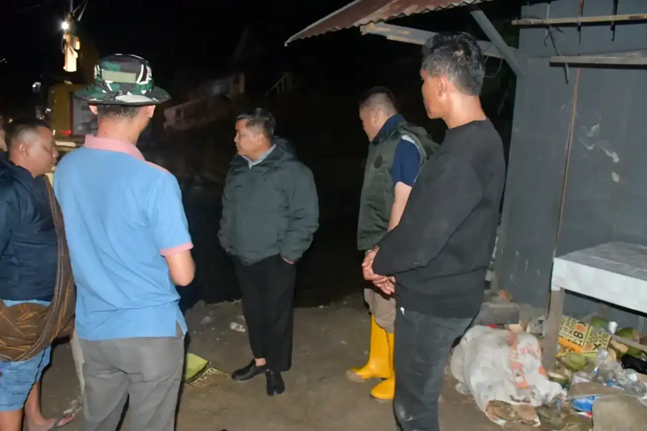 Gambar Berita Wabup Agam Serahkan Bantuan Masjid Saat Safari Ramadhan, Perkuat Silaturahmi