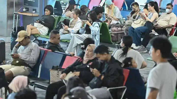 Gambar Berita Bupati Agam Resmikan Semifinal Nofrizon Cup, Semangat Sportivitas Berkobar!