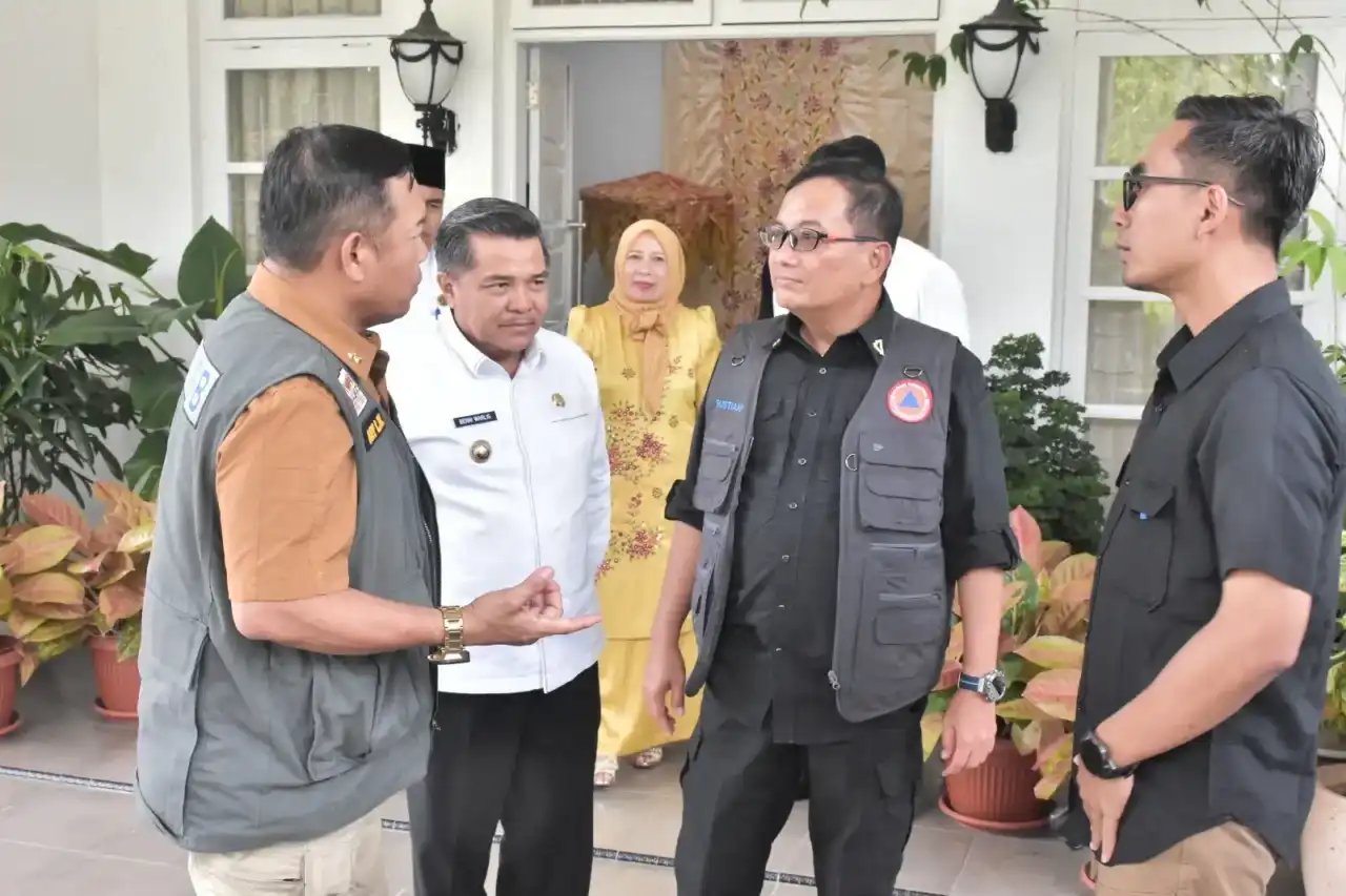 Gambar Berita Wawako Padang Gelontorkan Dana, Sasar Guru, RT/RW