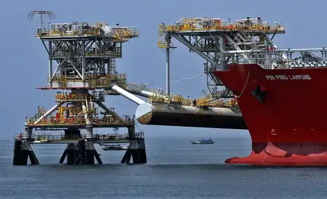 Gambar Berita Jackie Chan Berdarah, Bantah Meninggal, Tetap Bekerja