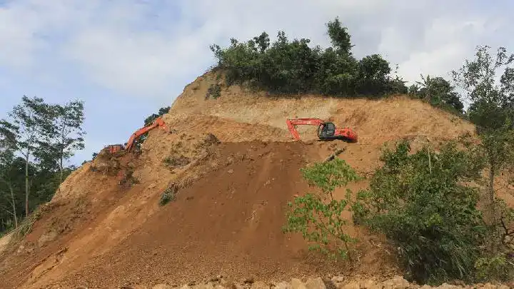 Gambar Berita Komisi DPR Temukan Limbah B3 di Padang