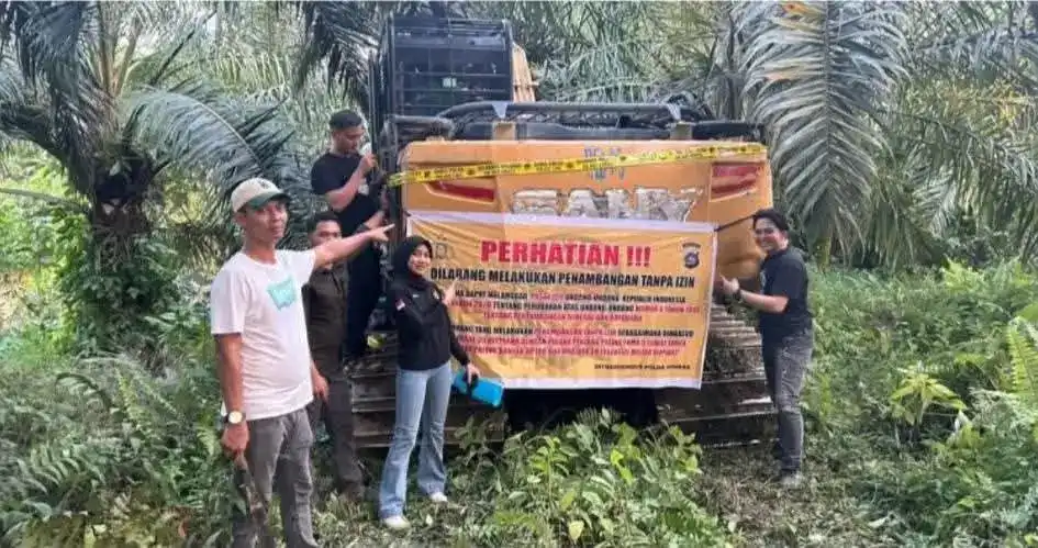 Gambar Berita Kodaeral II Hormati Pahlawan di TMP Lolong Padang