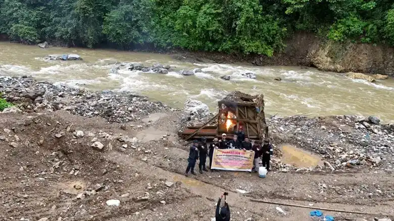Gambar Berita KONI Sumbar Berduka: Herlina, Pengurus Berdedikasi, Dimakamkan dengan Penghormatan