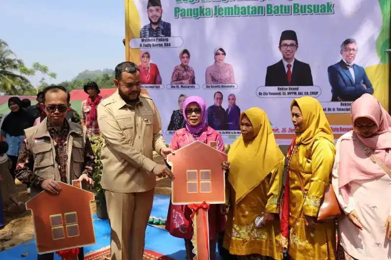 Gambar Berita Ribuan Warga Agam Padati Salat Idul Fitri, Jalin Silaturahmi Erat