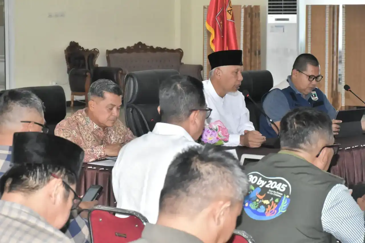 Gambar Berita Apkasindo Sumbar Lepas Mahasiswa Beasiswa SDM Sawit