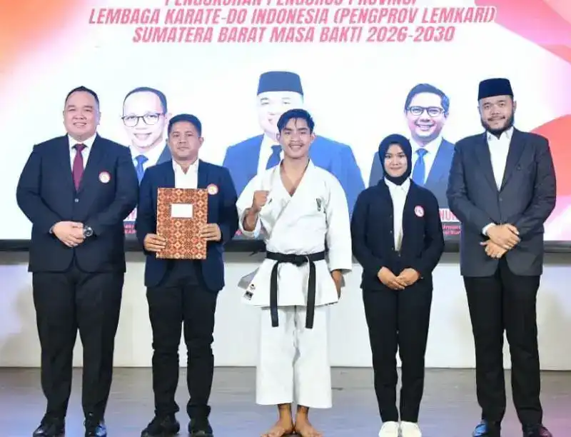 Gambar Berita Padang-Sicincin Alami Lonjakan Kendaraan Mudik Lebaran, Lalu Lintas Padat