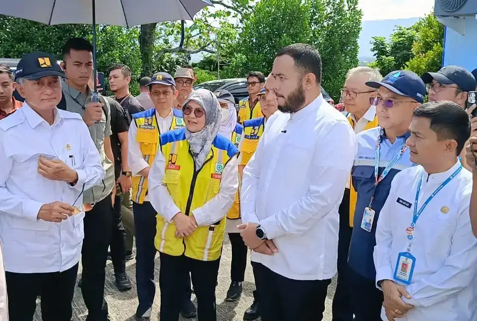 Gambar Berita Umrah Solo: Jamaah Tiba dengan Selamat, Penerbangan Berlanjut Meski Ada Kekhawatiran