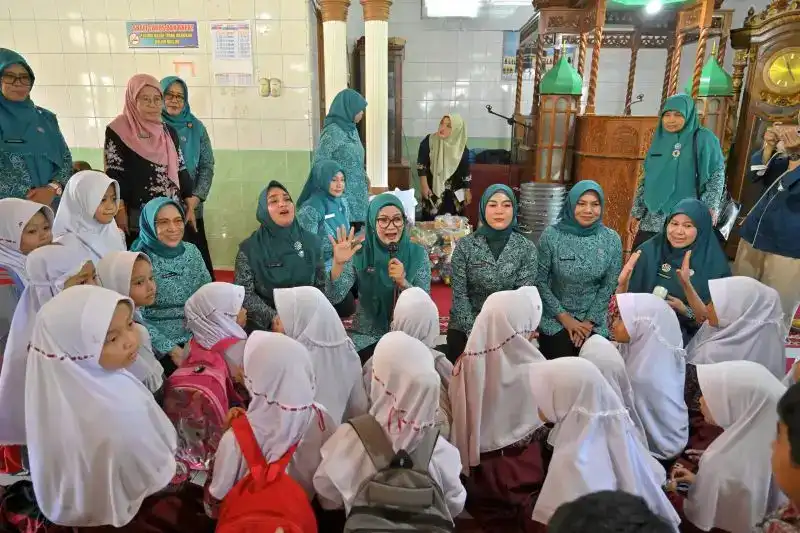 Gambar Berita Anggota DPD-RI Irman Gusman Dukung Penuh Pembentukan DOB Renah Indojati