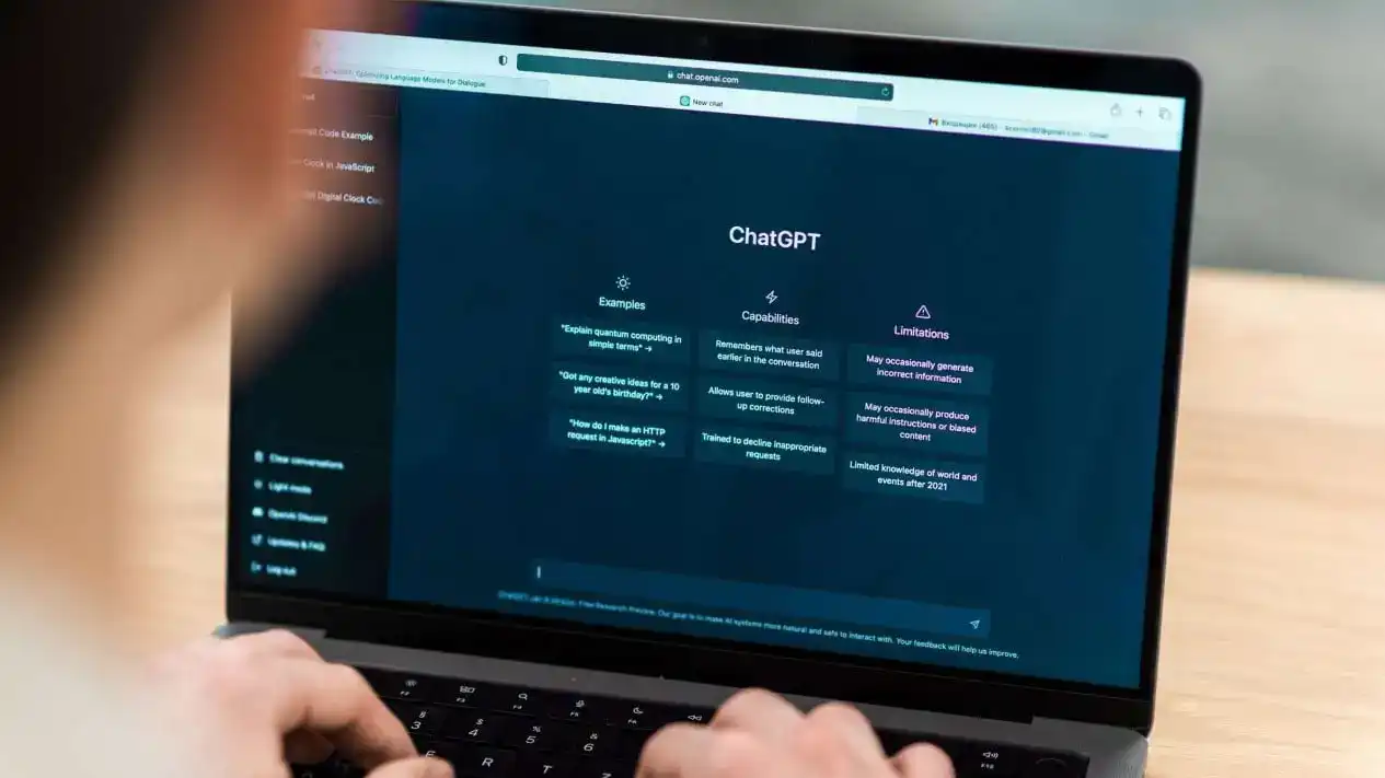 Gambar Berita Jusuf Kalla Perintahkan PMI Bersihkan Rumah Pengungsi Bencana