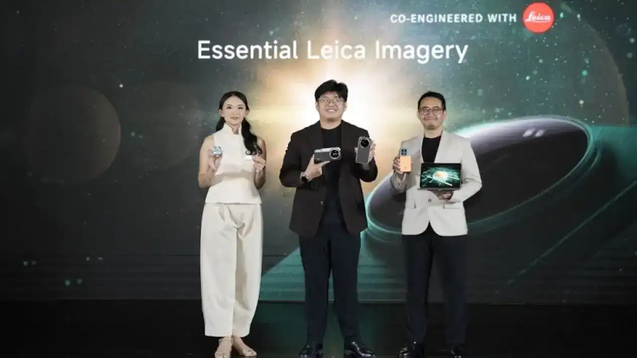 Gambar Berita Bupati Welly Sambangi, Langsung Bantu Korban Kebakaran