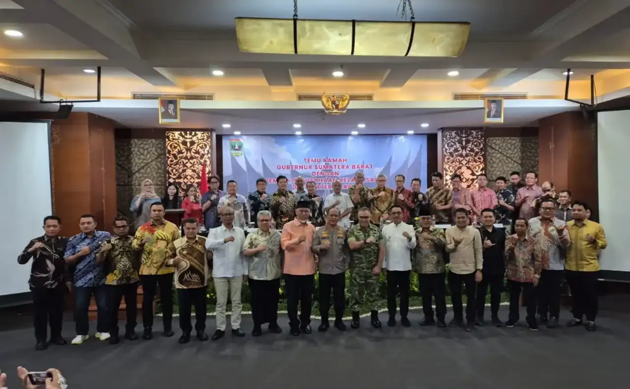 bahas-pajak-air-permukaan,-pemprov-sumbar-dan-forkopimda-gelar-dialog-dengan-pengusaha-sawit