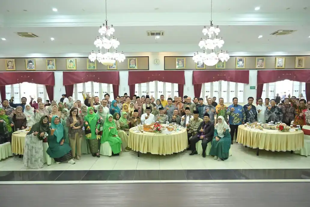 gubernur-mahyeldi-hadiri-halalbihalal-ika-unand,-pemprov-harapkan-sinergi-dan-kolaborasi